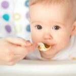 Quand commencer à donner de la purée bébé le soir ?