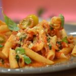 Quand mettre la sauce tomate dans les pâtes ?