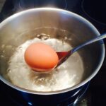 Quand mettre les œufs dans l'eau ?