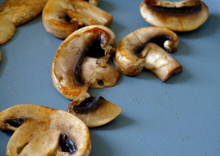 Quand ne plus manger les champignons de Paris ?