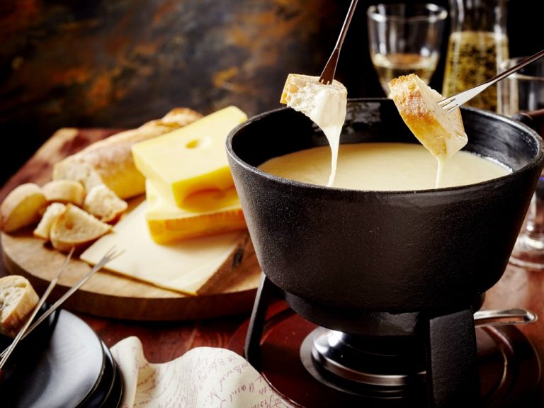 Quel alcool mettre dans la fondue savoyarde ? Quel alcool mettre dans la fondue savoyarde ?