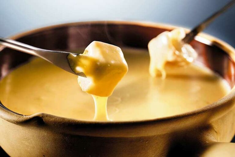 Quel alcool pour remplacer le kirsch dans la fondue savoyarde ? Quel alcool pour remplacer le kirsch dans la fondue savoyarde ?
