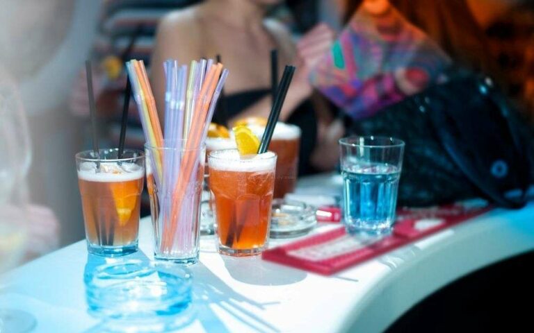 Quel alcool se trouve dans les cannelés ?