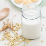 Quel est le meilleur entre le lait de soja et le lait d'amande ?