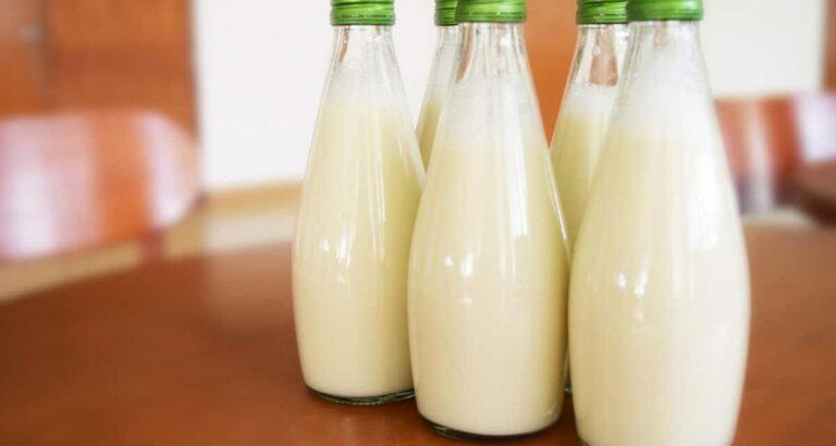 Quel est le métier de celui qui fabrique le lait ?