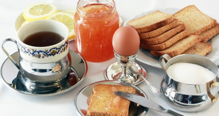 Quel est le petit déjeuner de la personne qui a du cholestérol ?