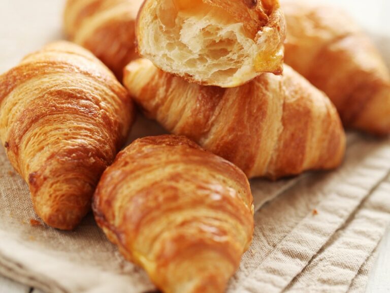 Quel est le poids d’un croissant au beurre ? Quel est le poids d'un croissant au beurre ?