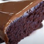 Quel est les ingrédients pour faire un gâteau au chocolat ?