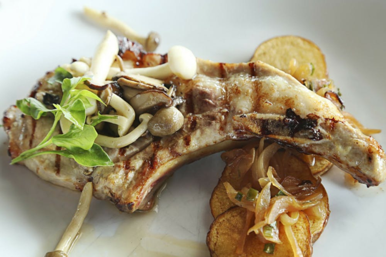 Quel vin pour accompagner une côte de veau à la crème ?