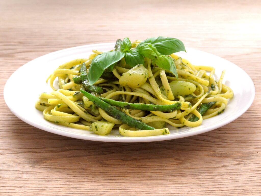 Quelle avec des pâtes au pesto