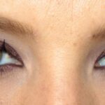 Quelle couleur fait ressortir le rouge ?