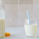 Quelle différence entre lait de croissance et lait entier ?