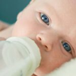 Quelle eau utiliser pour les biberons de bébé ?