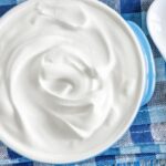 Quelle est la crème fraîche la moins calorique ?