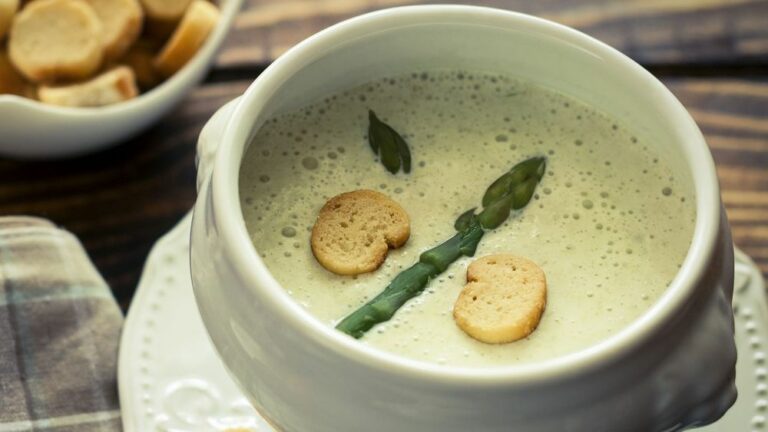 Quelle est la différence entre la soupe et le potage ? Quelle est la différence entre la soupe et le potage ?