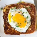 Quelle est la différence entre un croque madame et un croque-monsieur ?
