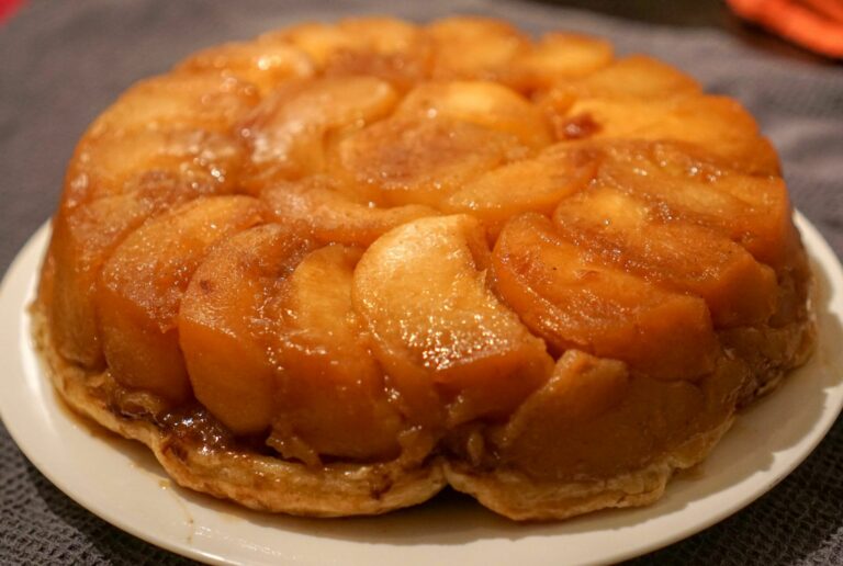 Quelle est la particularité d’une tarte Tatin ? Quelle est la particularité d'une tarte Tatin ?