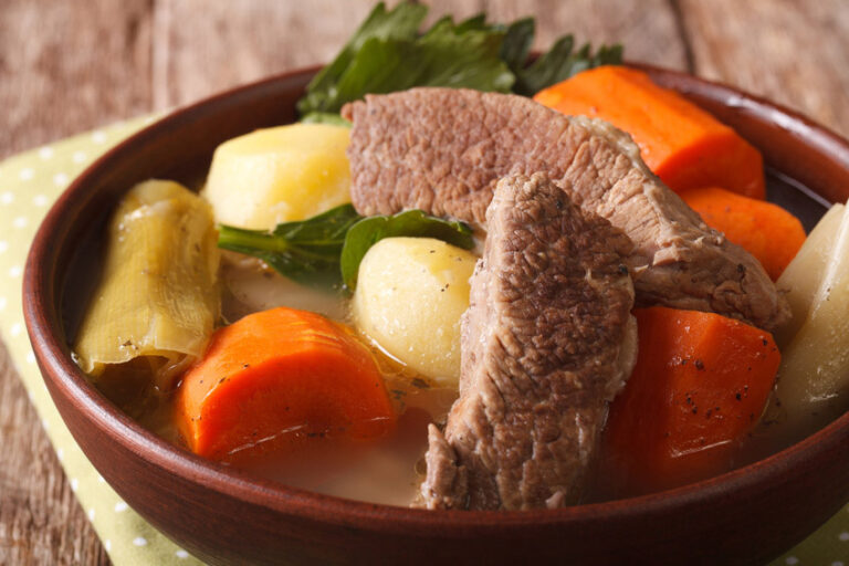 Quelle est l'origine du Pot-au-feu ?
