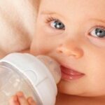 Quelle quantité d'eau bébé 18 mois ?