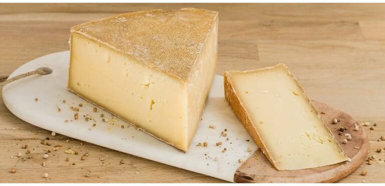 Quels sont les fromages pour faire une fondue savoyarde ? Quels sont les fromages pour faire une fondue savoyarde ?