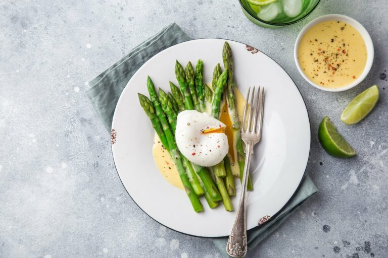 Quels sont les ingrédients d'une sauce hollandaise ?
