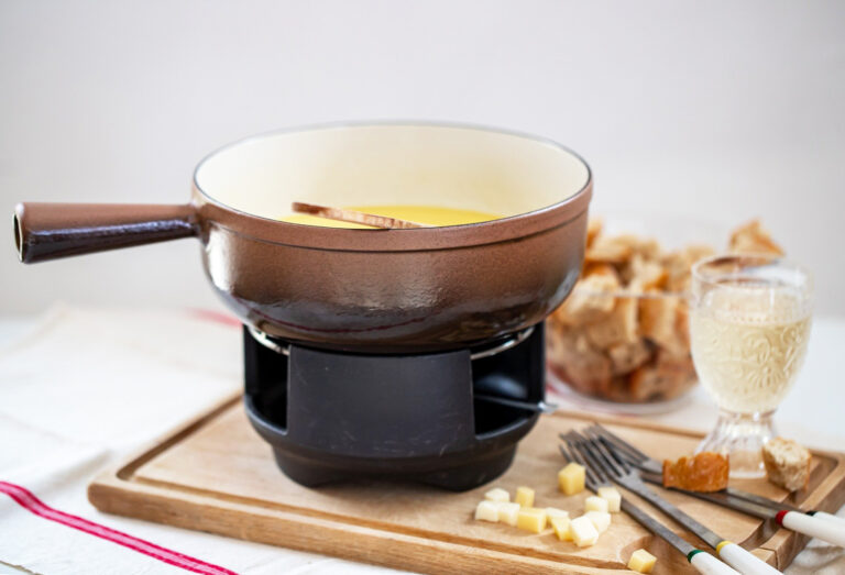 Quels sont les meilleurs fromages pour faire une fondue savoyarde ? Quels sont les meilleurs fromages pour faire une fondue savoyarde ?