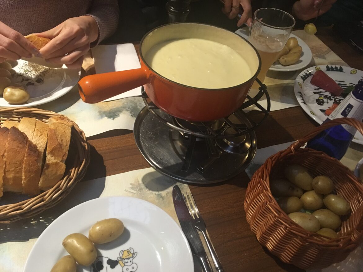 Quest Ce Quon Mange Avec La Fondue Savoyarde 