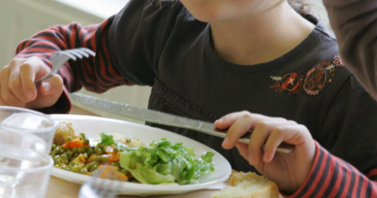 Qu’est-ce qu’on mange avec le homard ? Qu'est-ce qu'on mange avec le homard ?