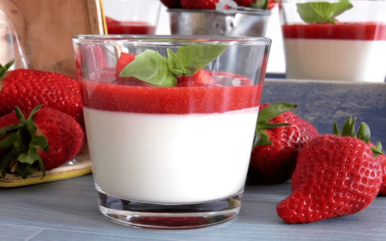 Qui A-t-il dans la panna cotta ? Qui A-t-il dans la panna cotta ?