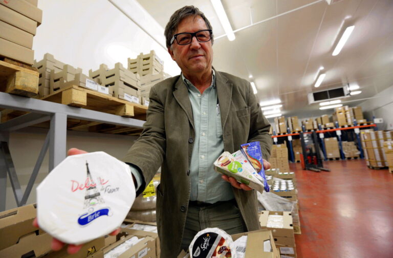 Qui fabrique la laitière ?