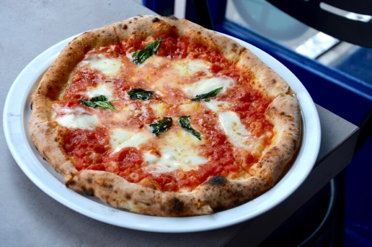 Qui y A-t-il dans une pizza napolitaine ? Qui y A-t-il dans une pizza napolitaine ?