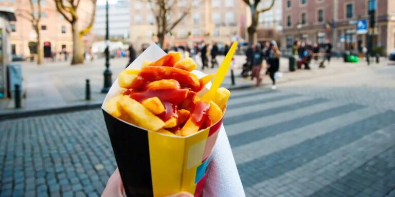 Un client giflé par un serveur dans un restaurant bruxellois : ‘Rupture du tympan, nez cassé’ Un client reçoit une gifle d'un serveur d'un restaurant bruxellois : "Rupture du tympan et nez cassé"