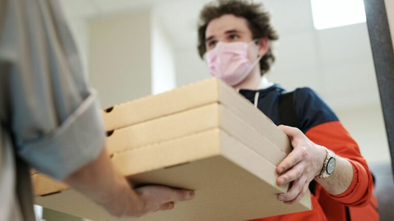 Un homme de 23 ans a commandé une pizza qui allait lui coûter la vie