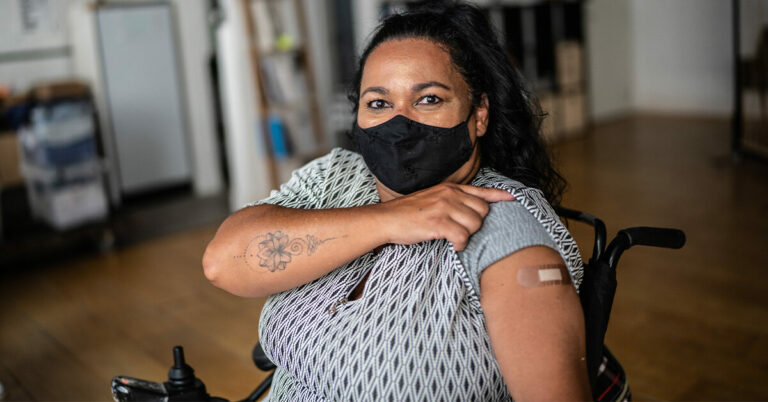 Vaccin COVID-19 : en quoi la version d’automne est différente