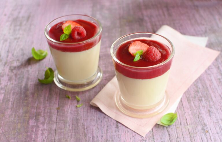 Comment faire une panna cotta aux fruits ?