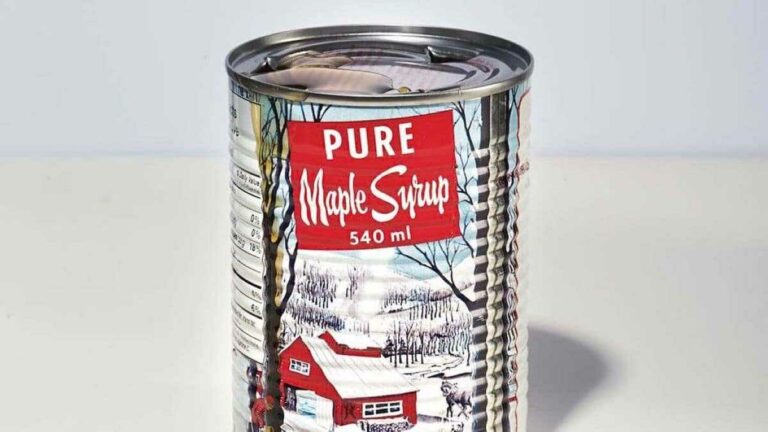 Découvrez pourquoi il ne faut JAMAIS garder une boite de conserve ouverte au réfrigérateur