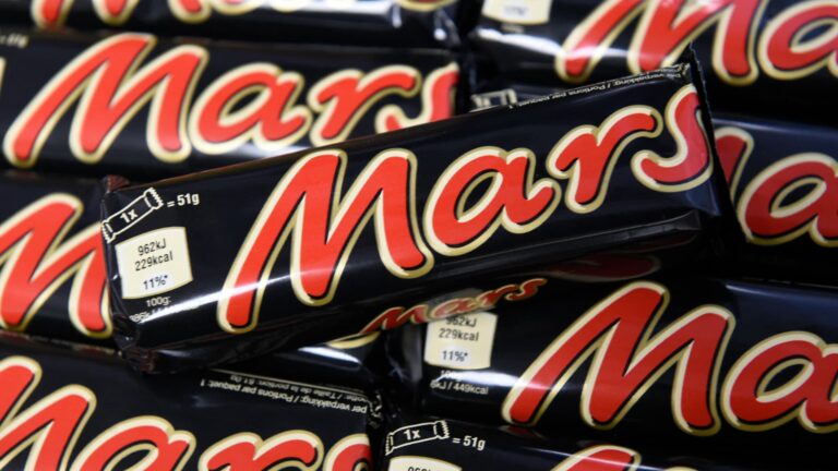 Deux employés du confiseur américain Mars secourus après être tombés dans un seau de chocolat