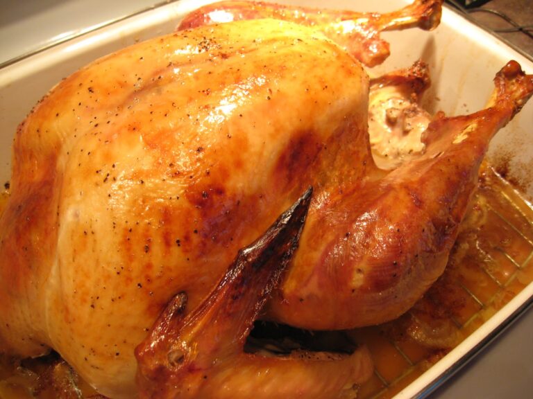 Que fait le trempage d’une dinde dans de l’eau salée?