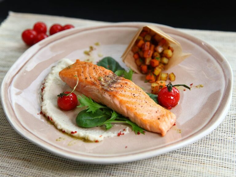 Avec quoi assaisonner le saumon avant la cuisson ?