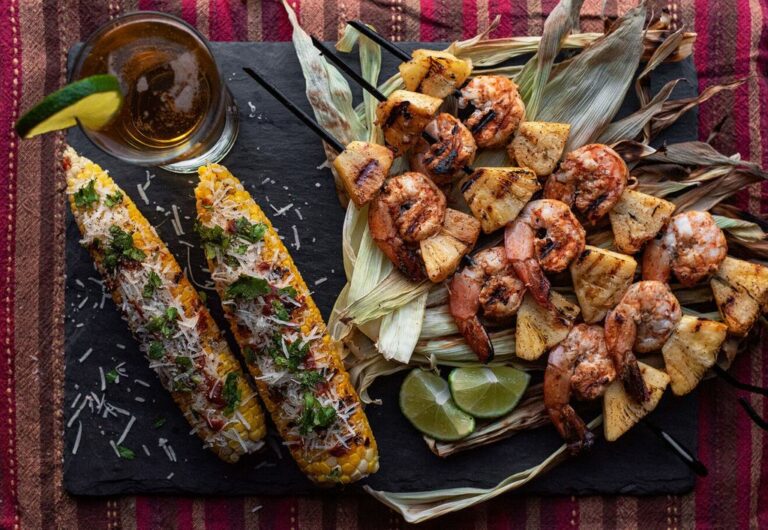 Combien de temps faites-vous griller des brochettes de steak?