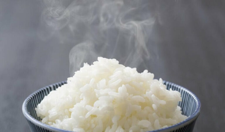 Combien de temps le riz cuit-il à feu vif ?