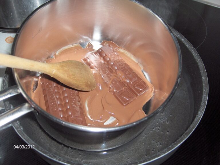 Comment faire fondre du chocolat avec des marshmallows ?