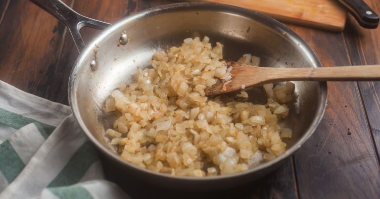 Do I saute onions for pizza?