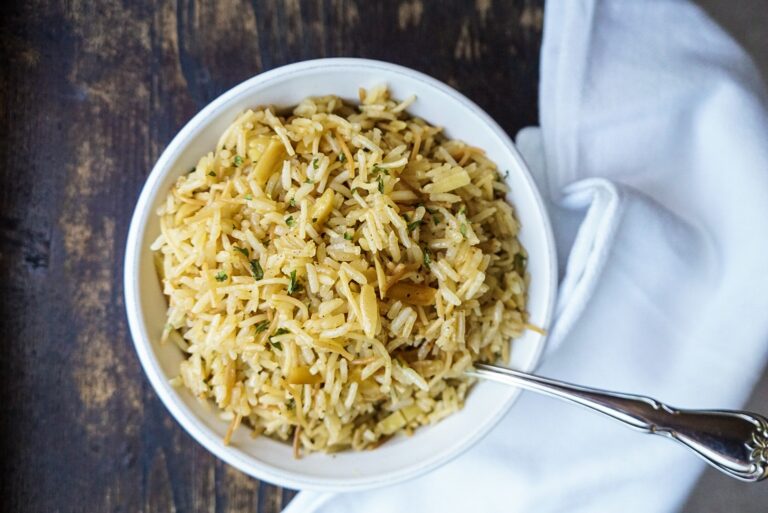 How do you make rice pilaf in the oven?