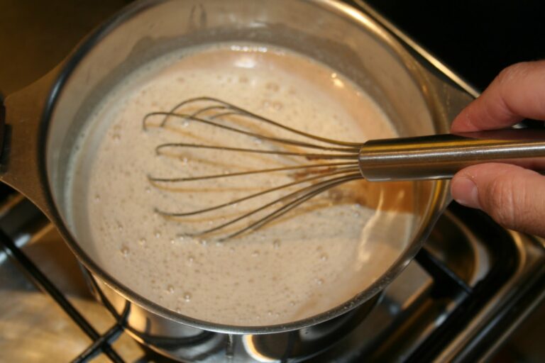 La crème à fouetter est-elle la même chose que la crème à cuire ?