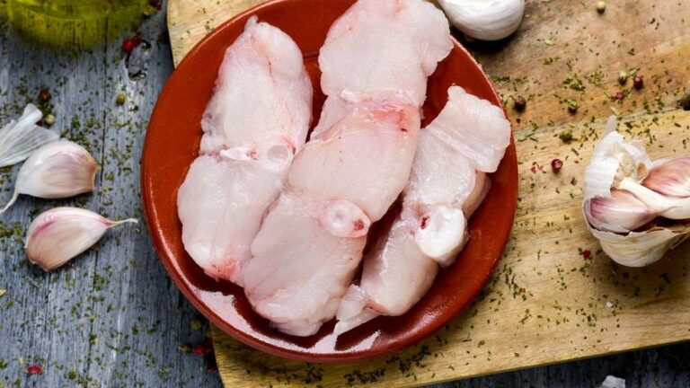 La queue de homard est-elle meilleure grillée ou cuite à la vapeur ?