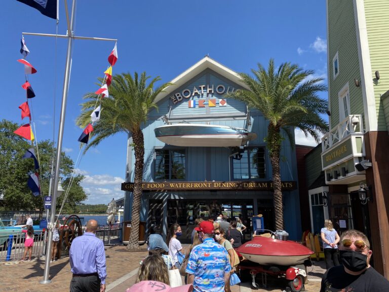 Les restaurants de Disney Springs acceptent-ils les réservations ?