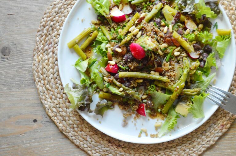 Mangez-vous de la salade de quinoa froide ou chaude?