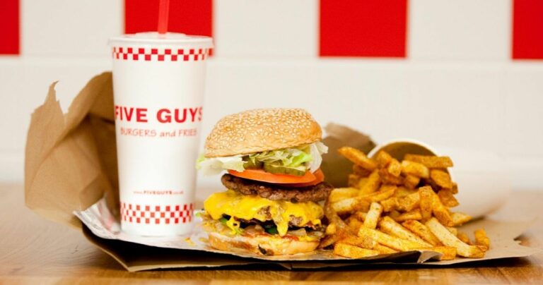 Pourquoi les smash burgers sont-ils si juteux ?