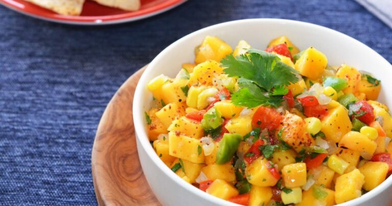 Que puis-je ajouter à la salsa pour la saveur ?